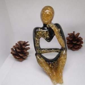 "Cœur Écorcé" : Une pensée sculptée, entre ombre et lumière.